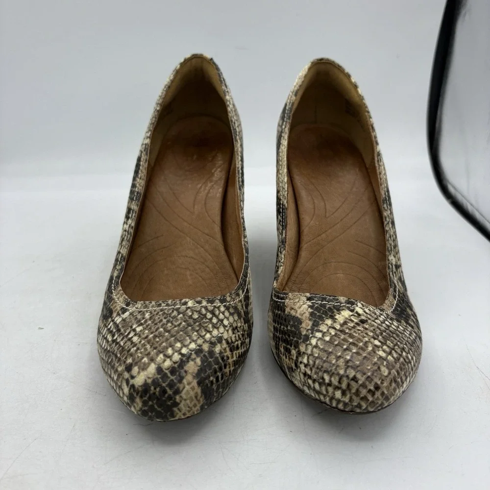 Clarks Shoes Womens Size 7.5 M Indigo Snake‎ Print Wood Wedge Pump Slip On Heels